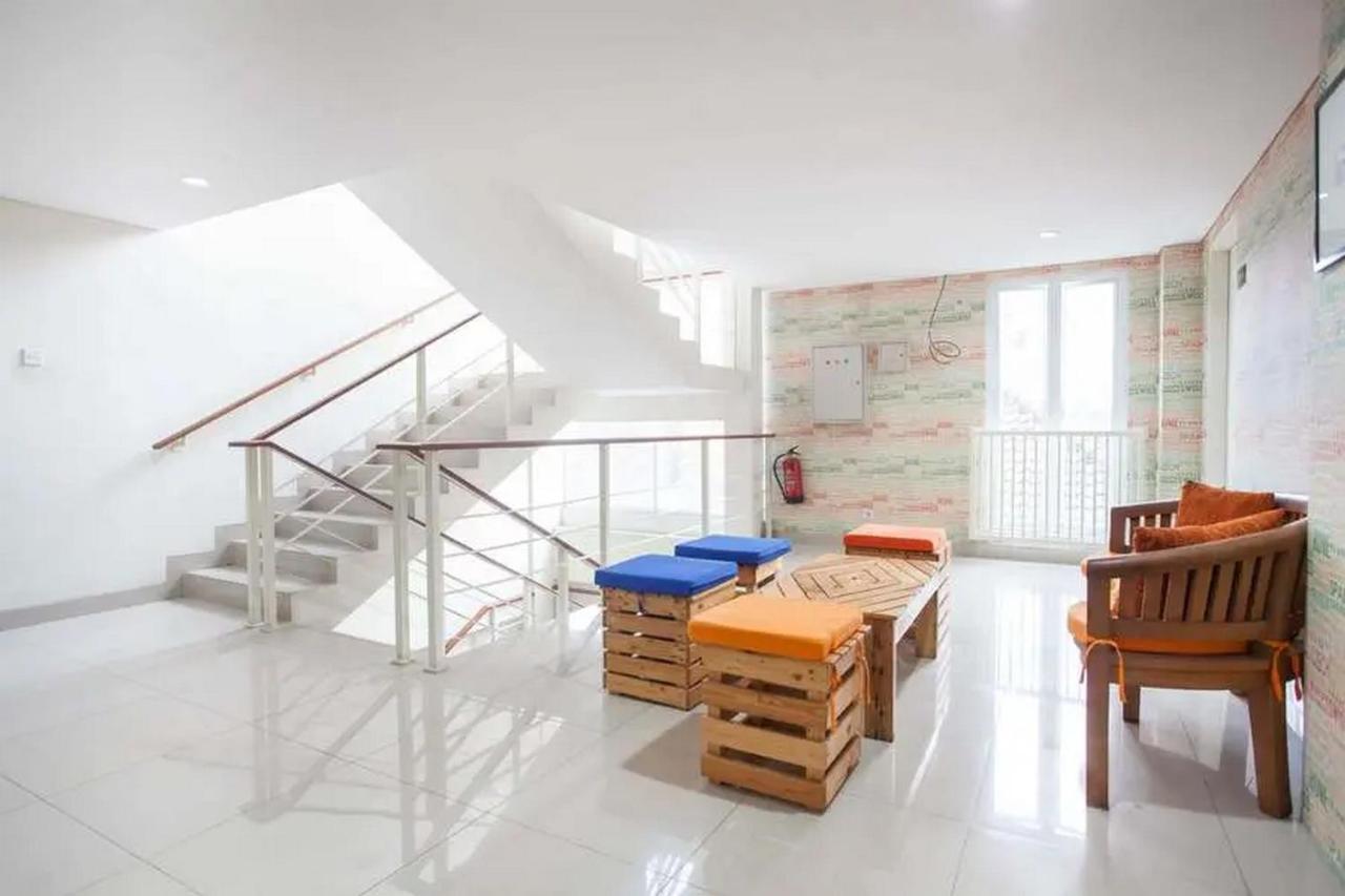 Reddoorz Plus At Riverside Malang Dış mekan fotoğraf